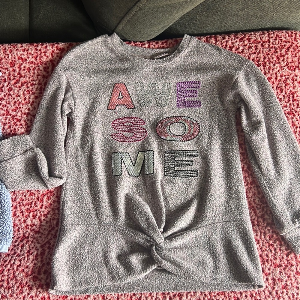 Size five girls pull over sweater